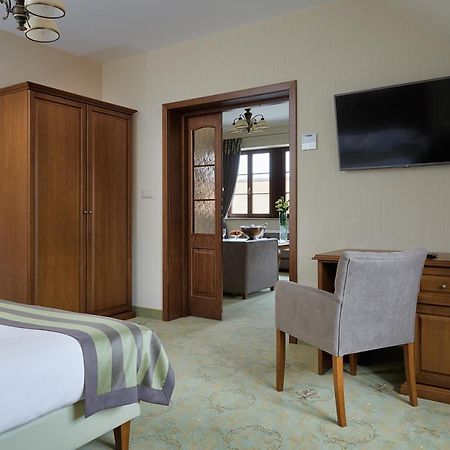 Hotel Palac Poledno Ruang foto