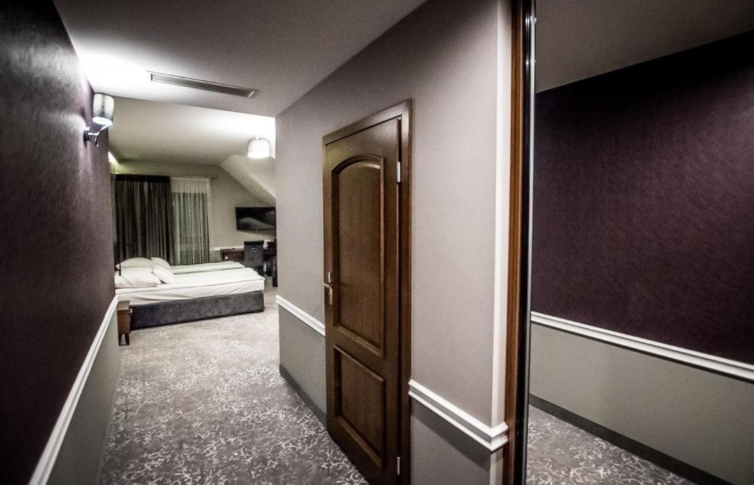 Hotel Palac Poledno Ruang foto
