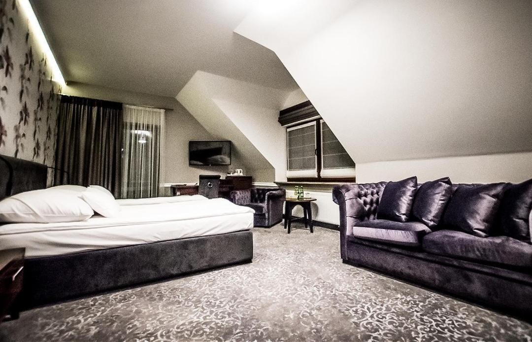 Hotel Palac Poledno Ruang foto