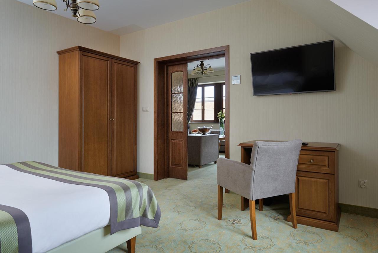 Hotel Palac Poledno Ruang foto