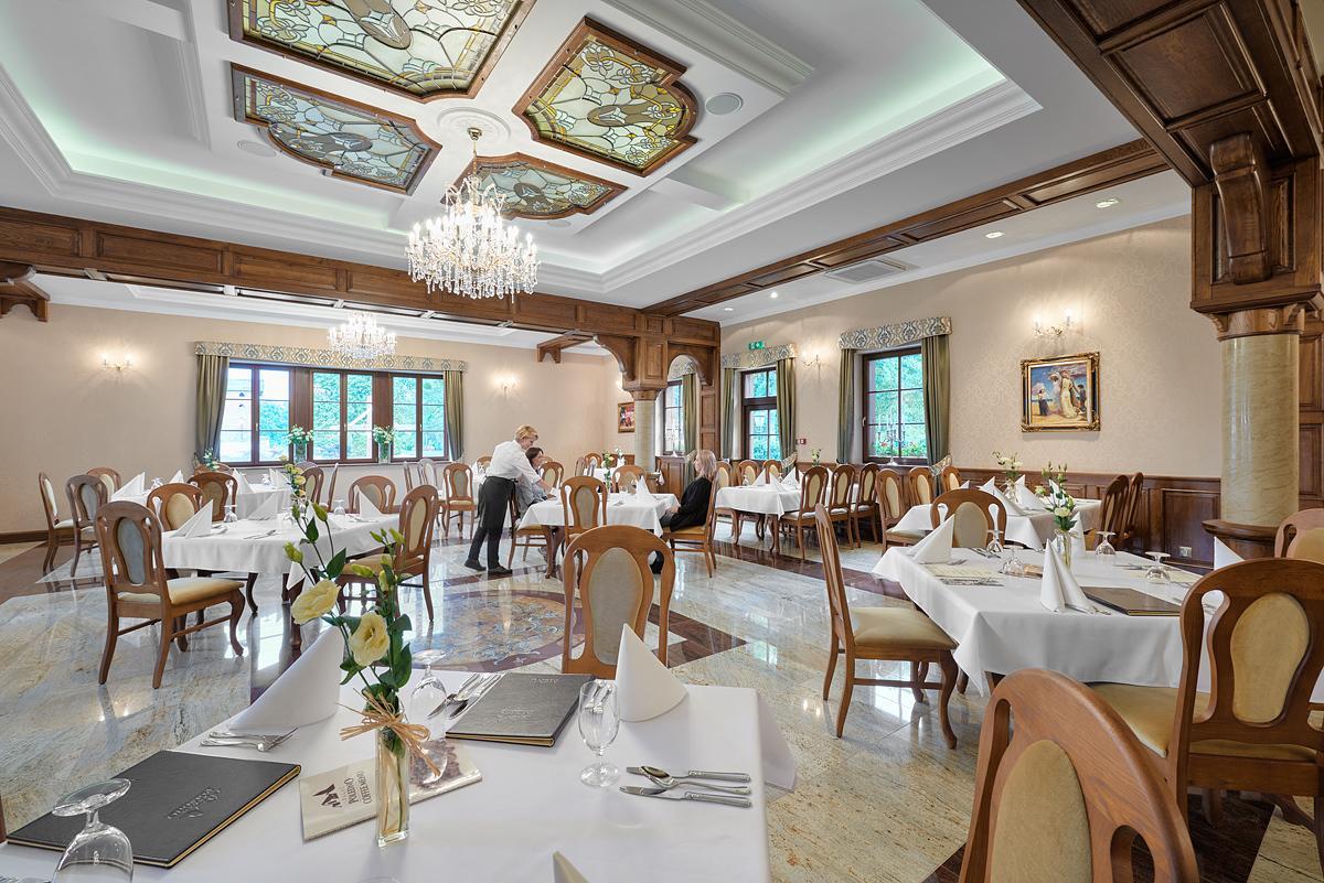 Hotel Palac Poledno Bagian luar foto