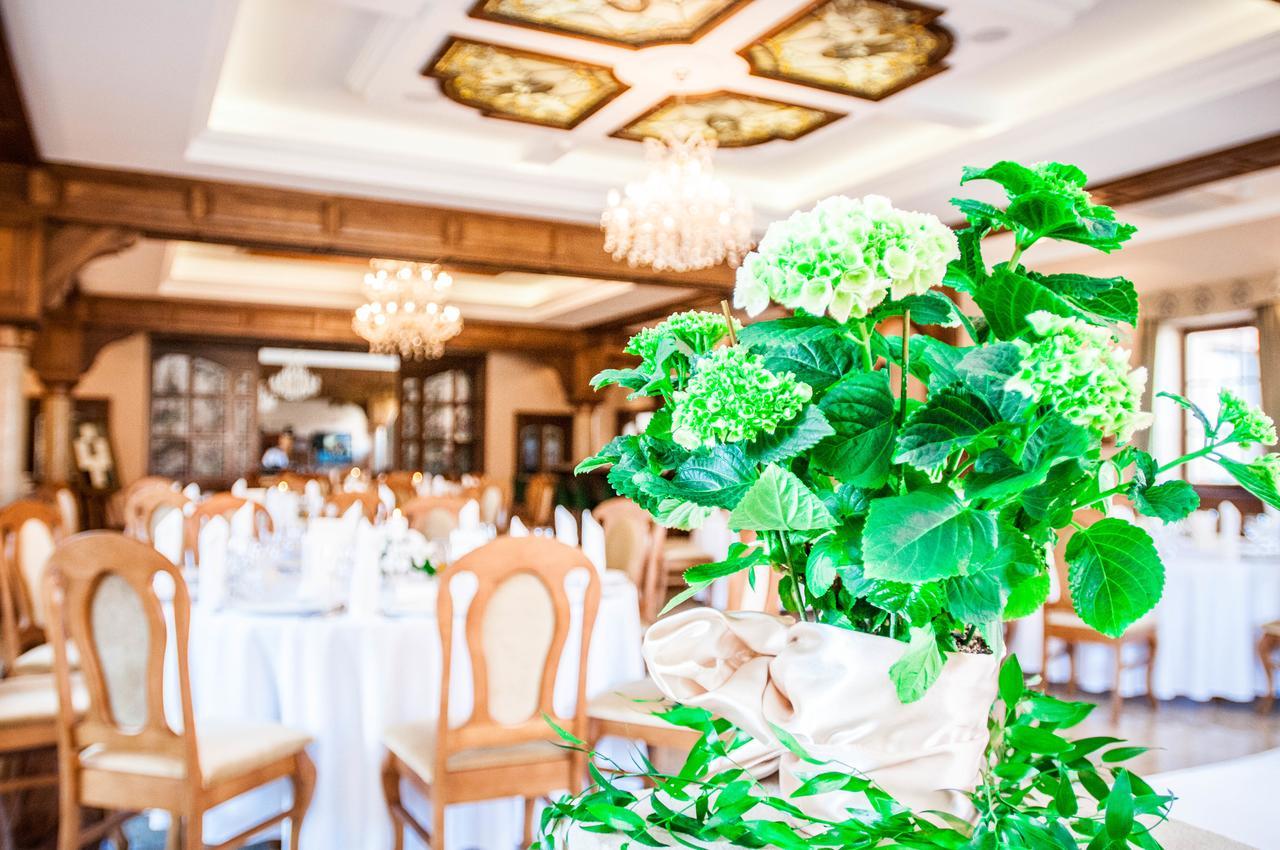 Hotel Palac Poledno Bagian luar foto