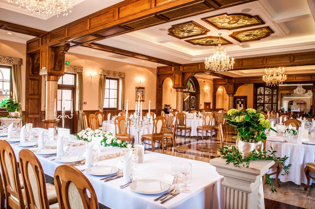 Hotel Palac Poledno Bagian luar foto