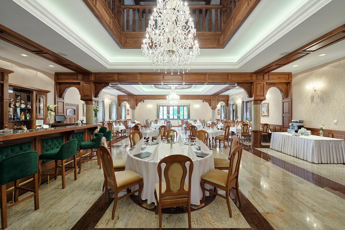 Hotel Palac Poledno Bagian luar foto